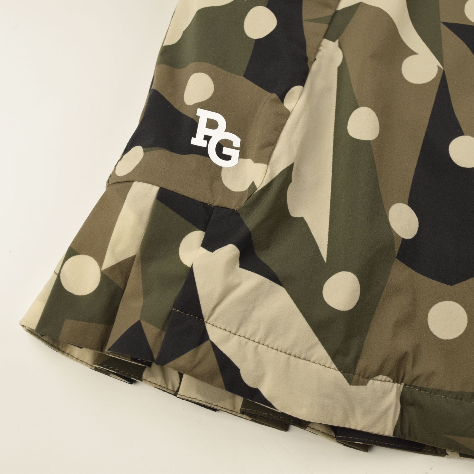 【新品・未使用】パーリーゲイツ　カモ柄スカート レディス サイズ：1・M・新品】パーリーゲイツ高機能素材 Octa opop カモフラ柄
