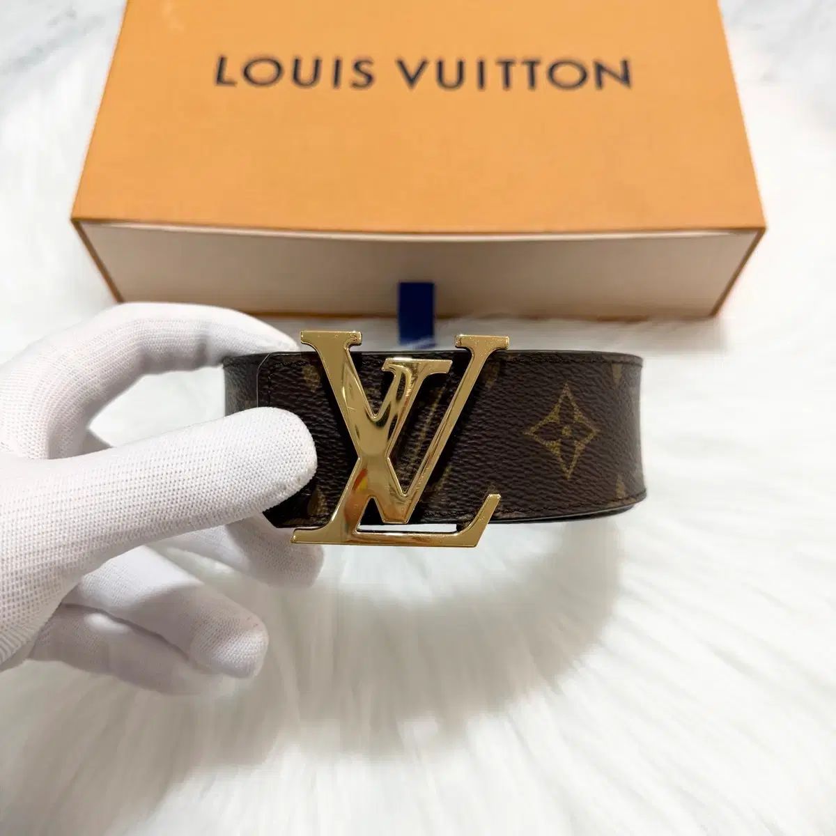 即発送可　美品　ルイヴィトン　ドゥーフィーヌ　リバーシブル　ベルト　モノグラム ルイヴィトン LOUIS VUITTON ドーフィーヌ25MM リバーシブル 85 M0203V