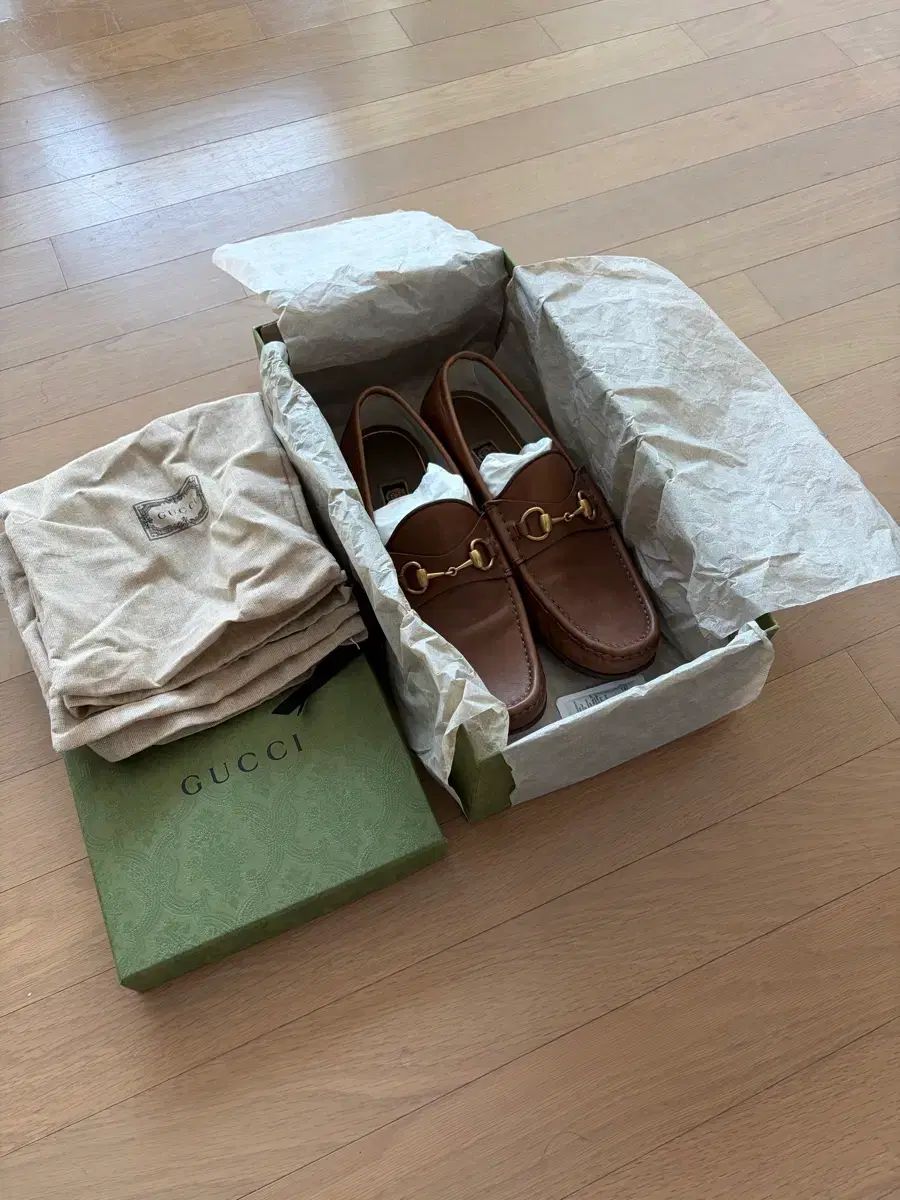 グッチ ホースビット ローファー ブラウン