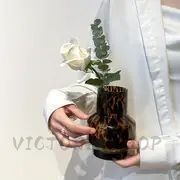 【新品・未使用】ガラス花瓶 フラワー 花 ディスプレイ ヴィンテージ風 生花 クリスタル 半透明 ブラウン 琥珀色 エレガント 個性的 オフィス 寝室