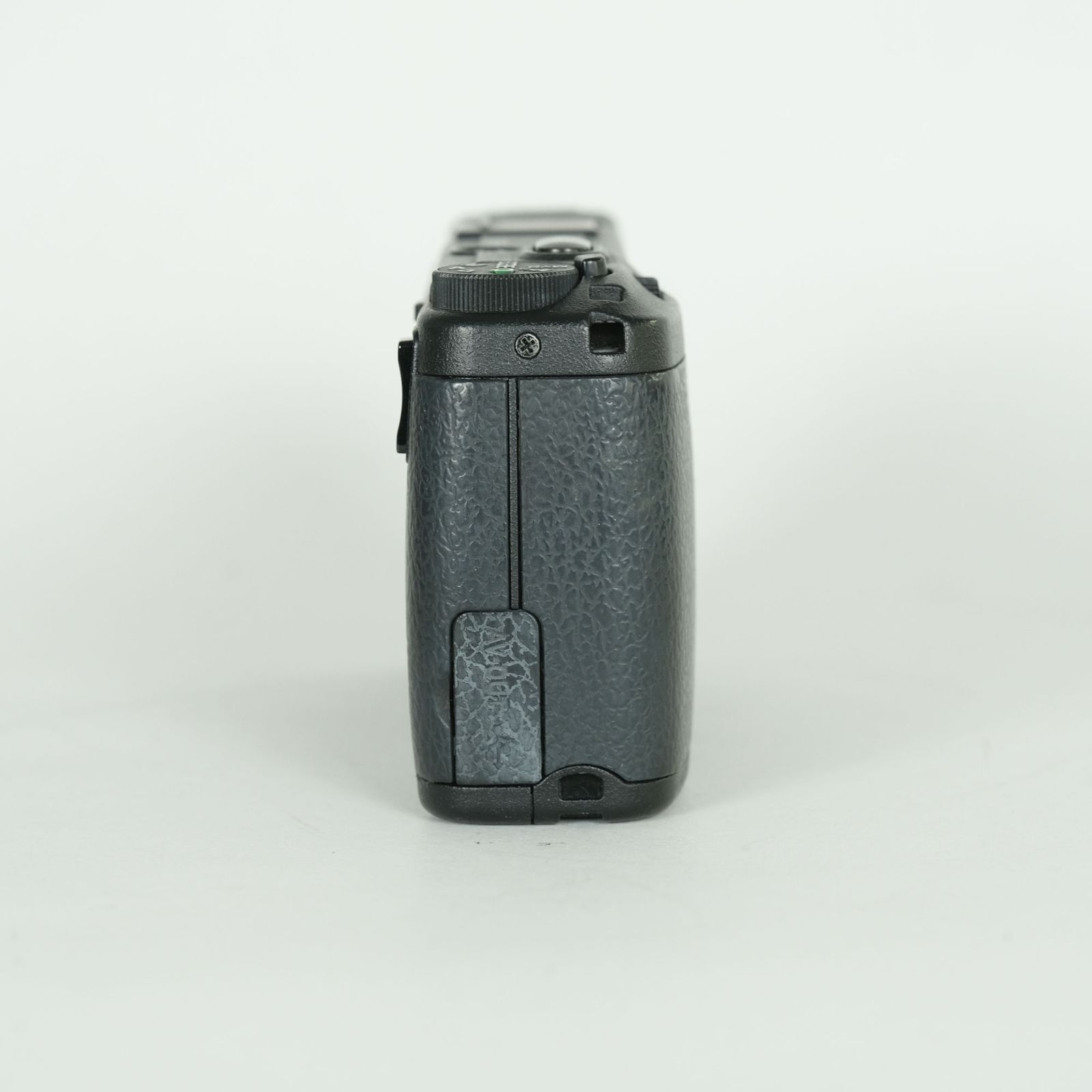 RICOH GR DIGITAL 2 シャッター数 2421 シャッターカウント2108回【美品】RICOH GR DIGITAL II 10.1MP Digital