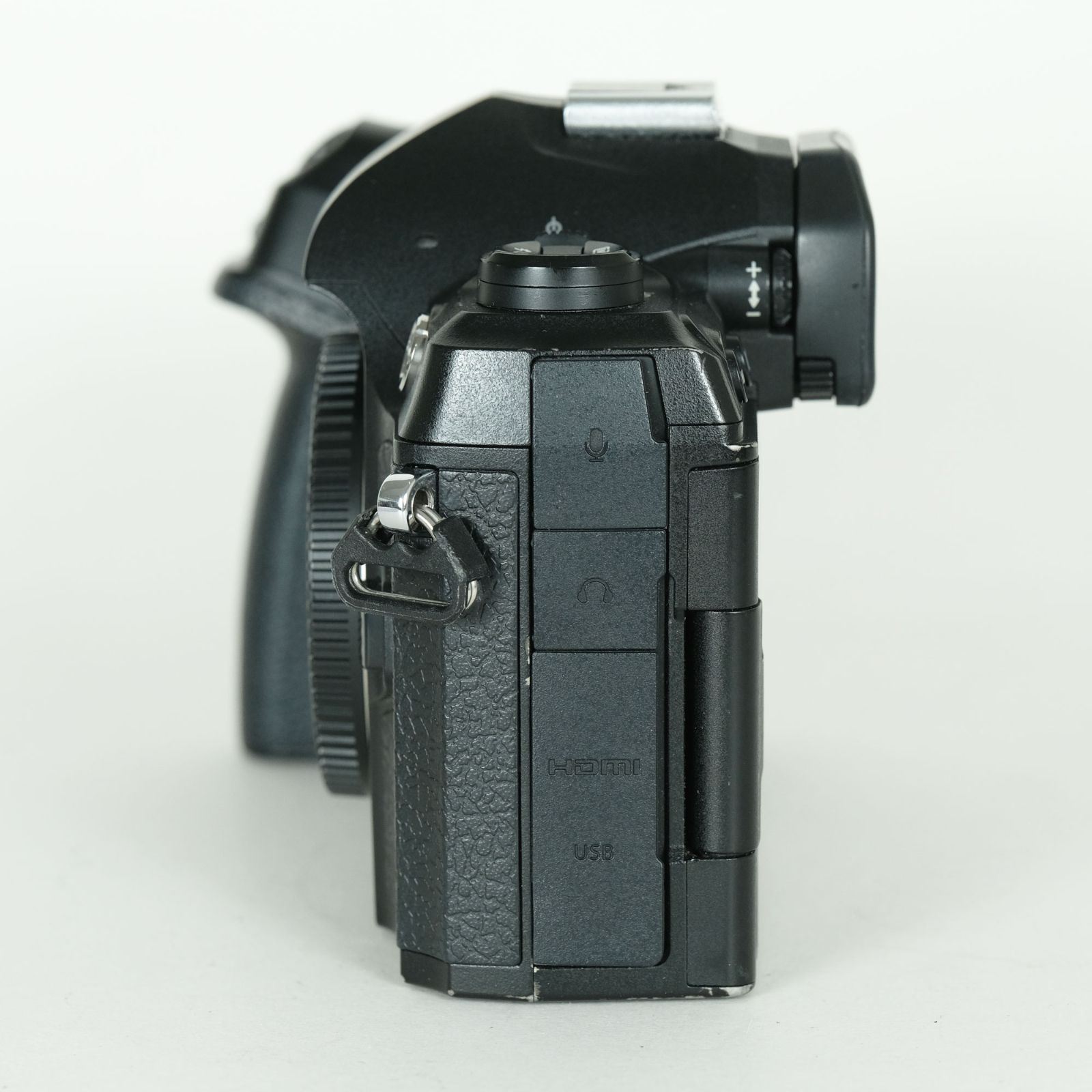 良品 | シャッター数695回] OM SYSTEM OM-1 [ボディ] | マイクロフォー