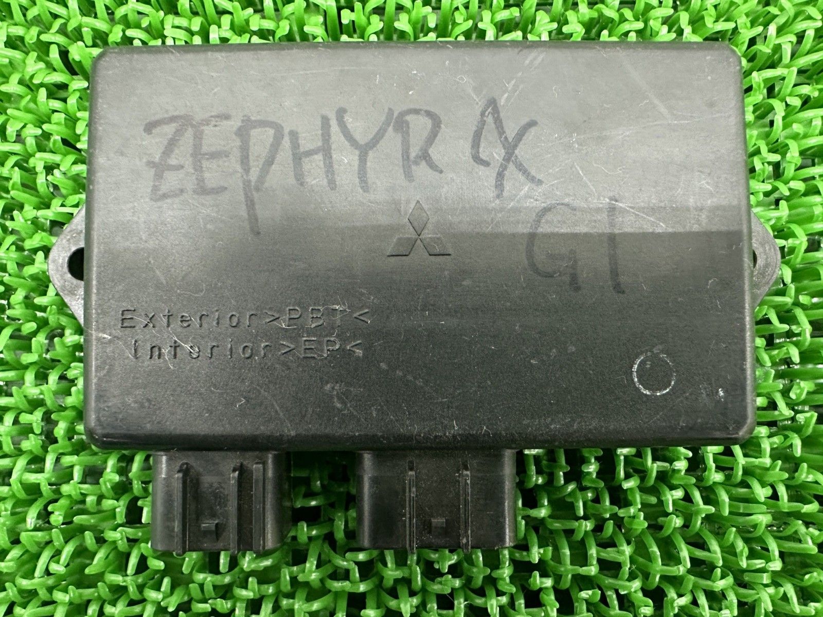 ゼファーカイ イグナイター カワサキ バイク 部品 ZR 400 G 7471 CDI スパークユニット 機能的問題なし 品薄 xB