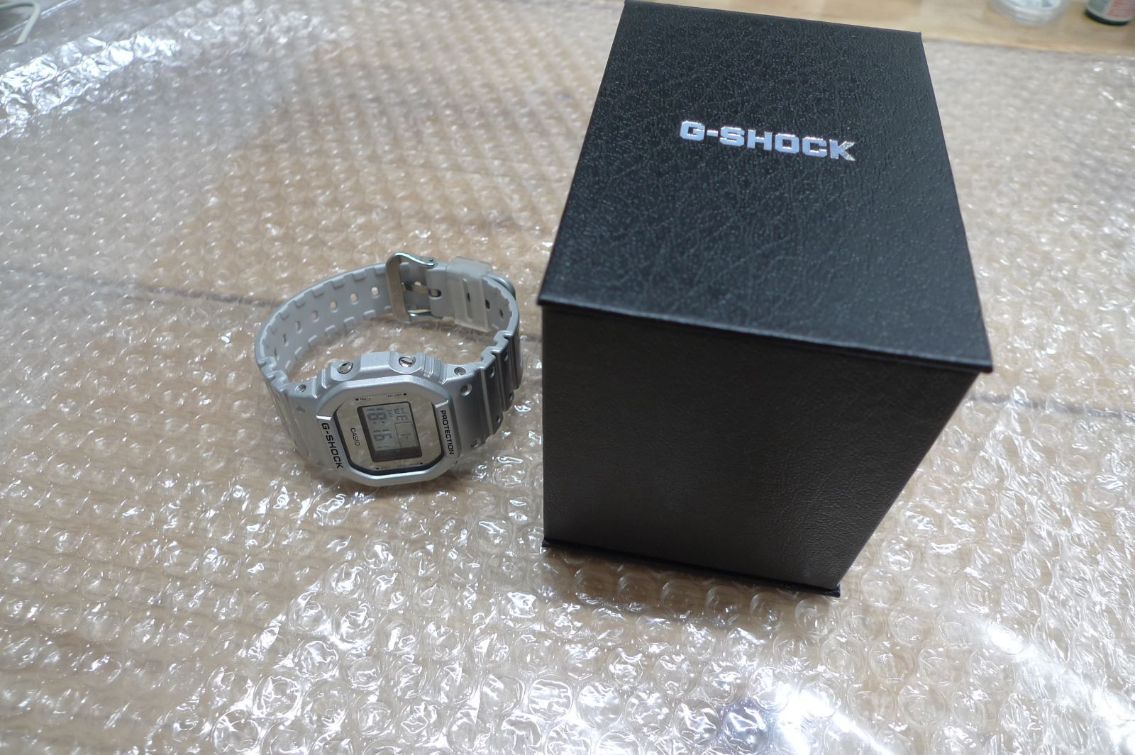 カシオCASIO G SHOCK Gショック ジーショック DW 5600 FF 8 JF 管理g 0107