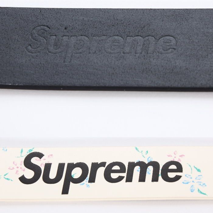 Supreme エンボス加工 黒ベルト お値下げ!】 Supreme シュプリーム リピートロゴ レザー ベルト Repeat