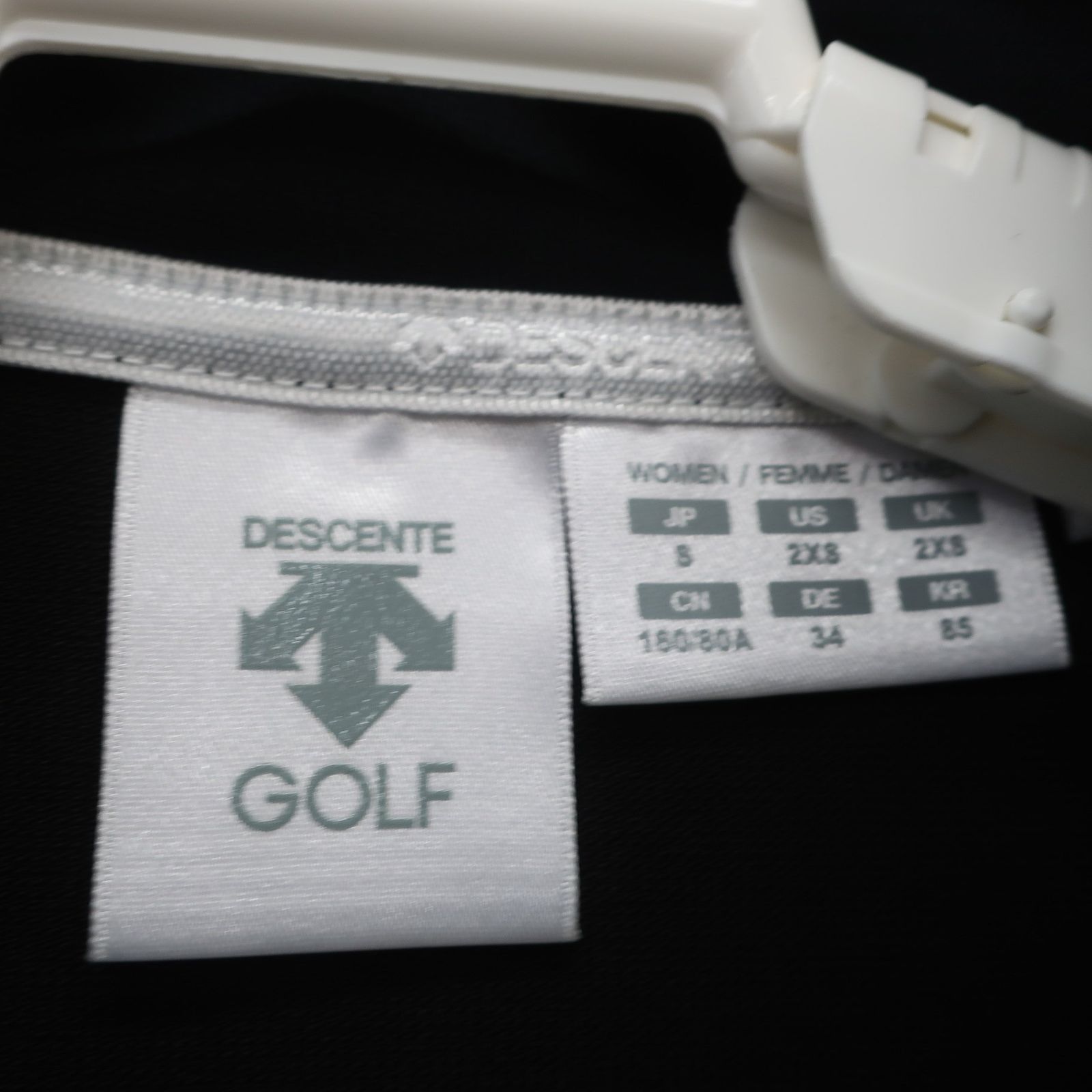 美品】DESCENTE(デサント) フリルハーフジップシャツ 黒 レディース S