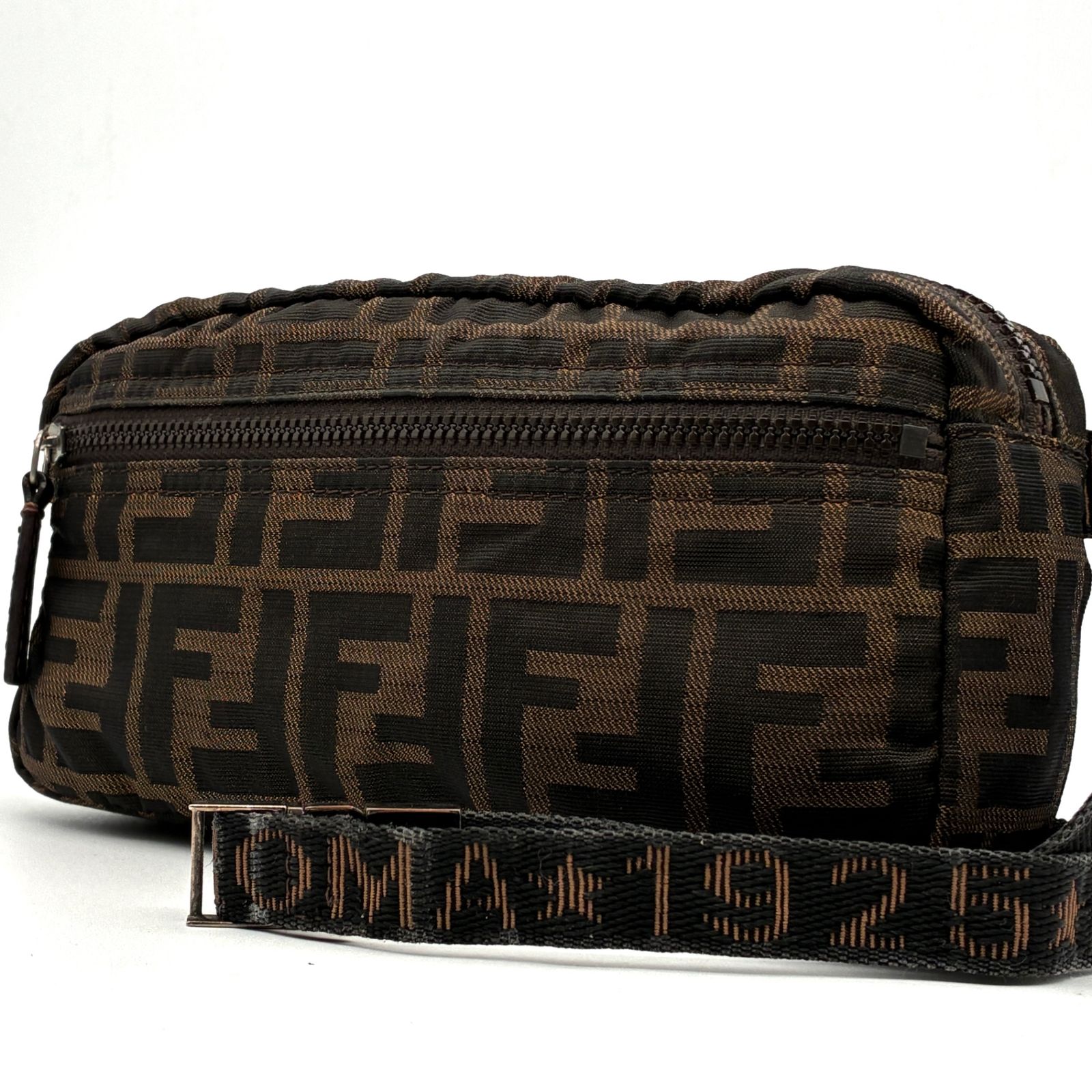 FENDI ブラウンロゴバッグ ショルダーストラップ付き FENDI フェンディ ボディバッグ ショルダー ズッカ ブラウン ナイロン