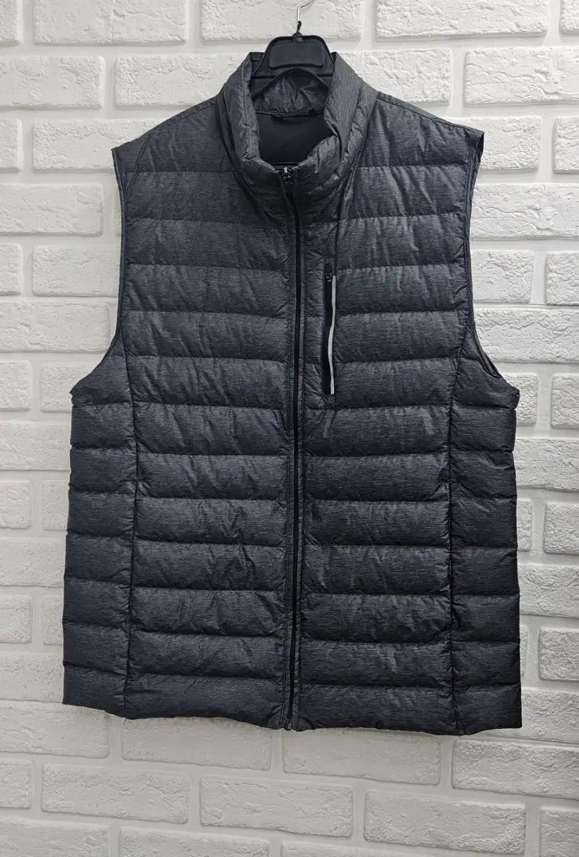  ダウンベスト　L/G A3966 軽量グースダウンベスト(LITMUS) - メルカリ