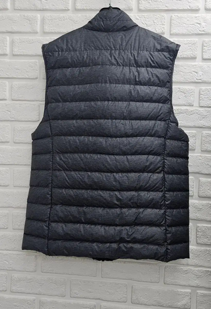A3966 軽量グースダウンベスト(LITMUS) - メルカリ