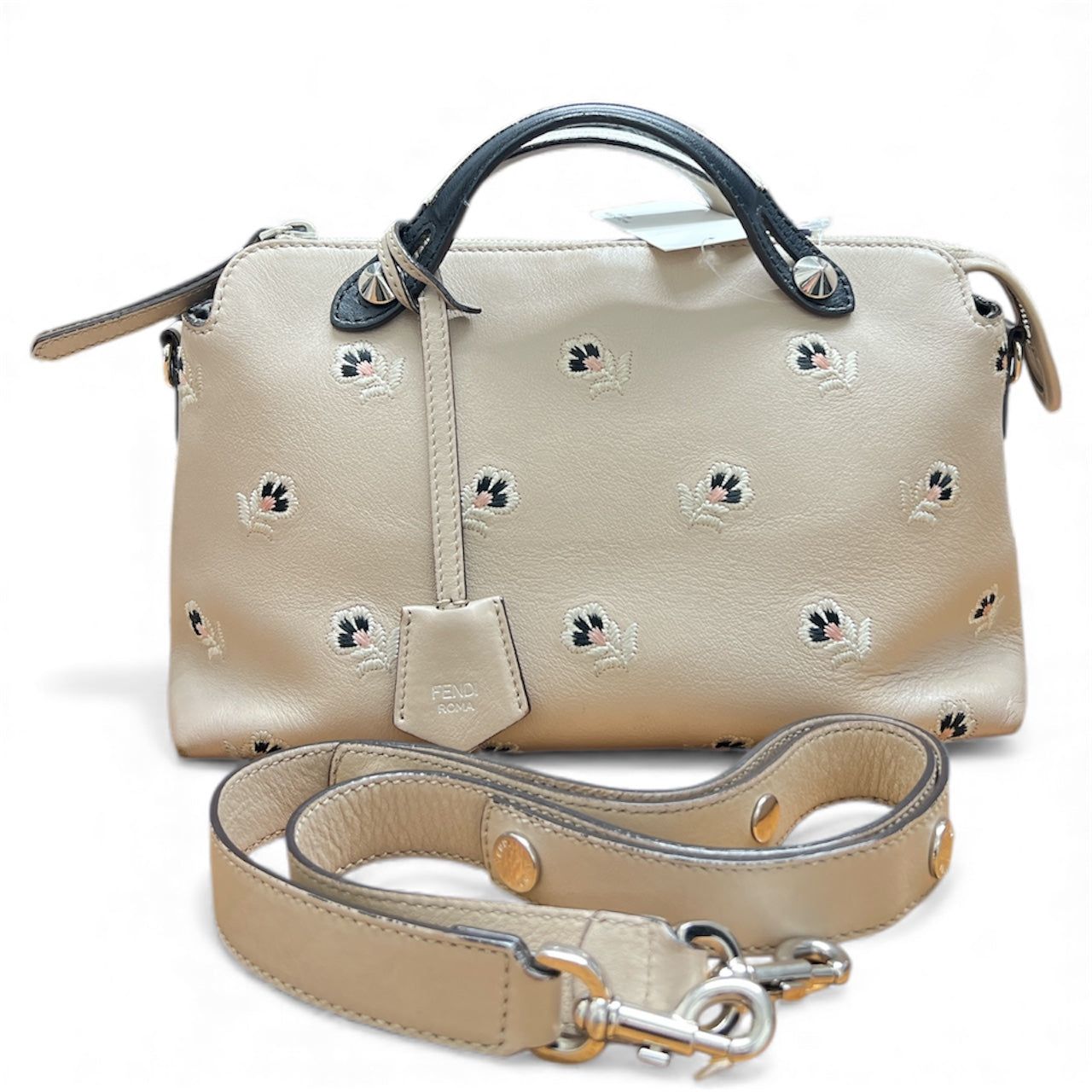 FENDI 刺繍デザイン ベージュレザーバッグ FE 334