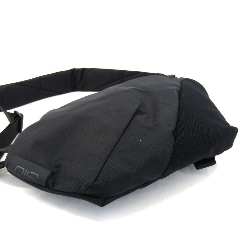 未使用 NIID ニード スリングバッグ FINO V NID10403 左肩掛け フィノ