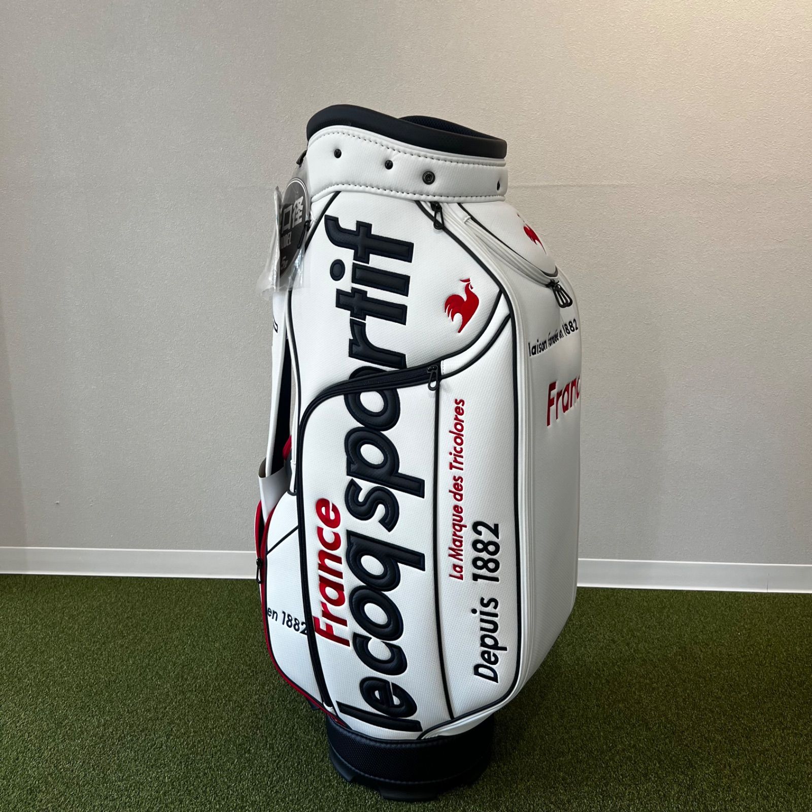 値下げ！！新品未使用タグ付きLE COQ SPORTIF ゴルフバッグ 新品・タグ付き】 le coq sportif（ルコック）キャディバッグ 9.5型