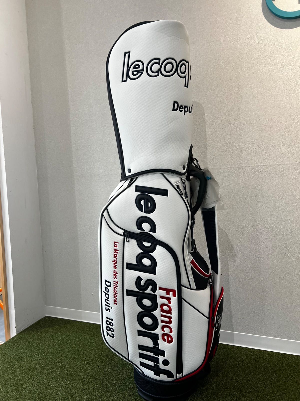 タグ付き le coq sportif ルコック キャディバッグ 9.5型 WHNV 定価35.200円 が 24.444円