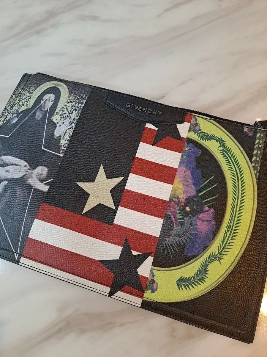 ジバンシィ GIVENCHY アメリカン フラグ クラッチバッグ