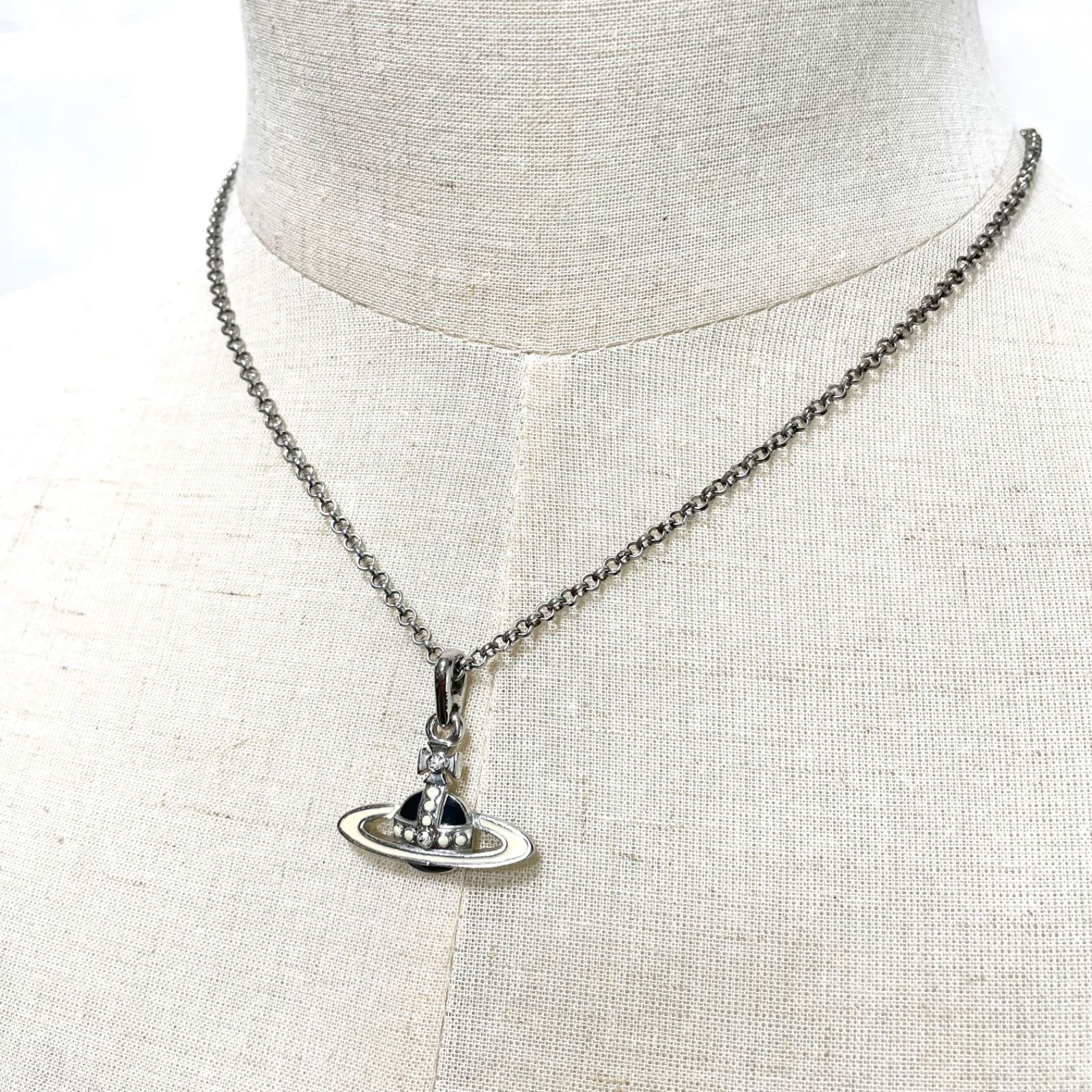 品 Vivienne Westwood ヴィヴィアンウエストウッド オーブ ネックレス レディース シルバー SA