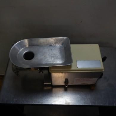 オオミチ OMC-12 ミートチョッパー 100 V プレート3.2 mm付属 W 55 D 23.5 H 29 cm 23 kg 300