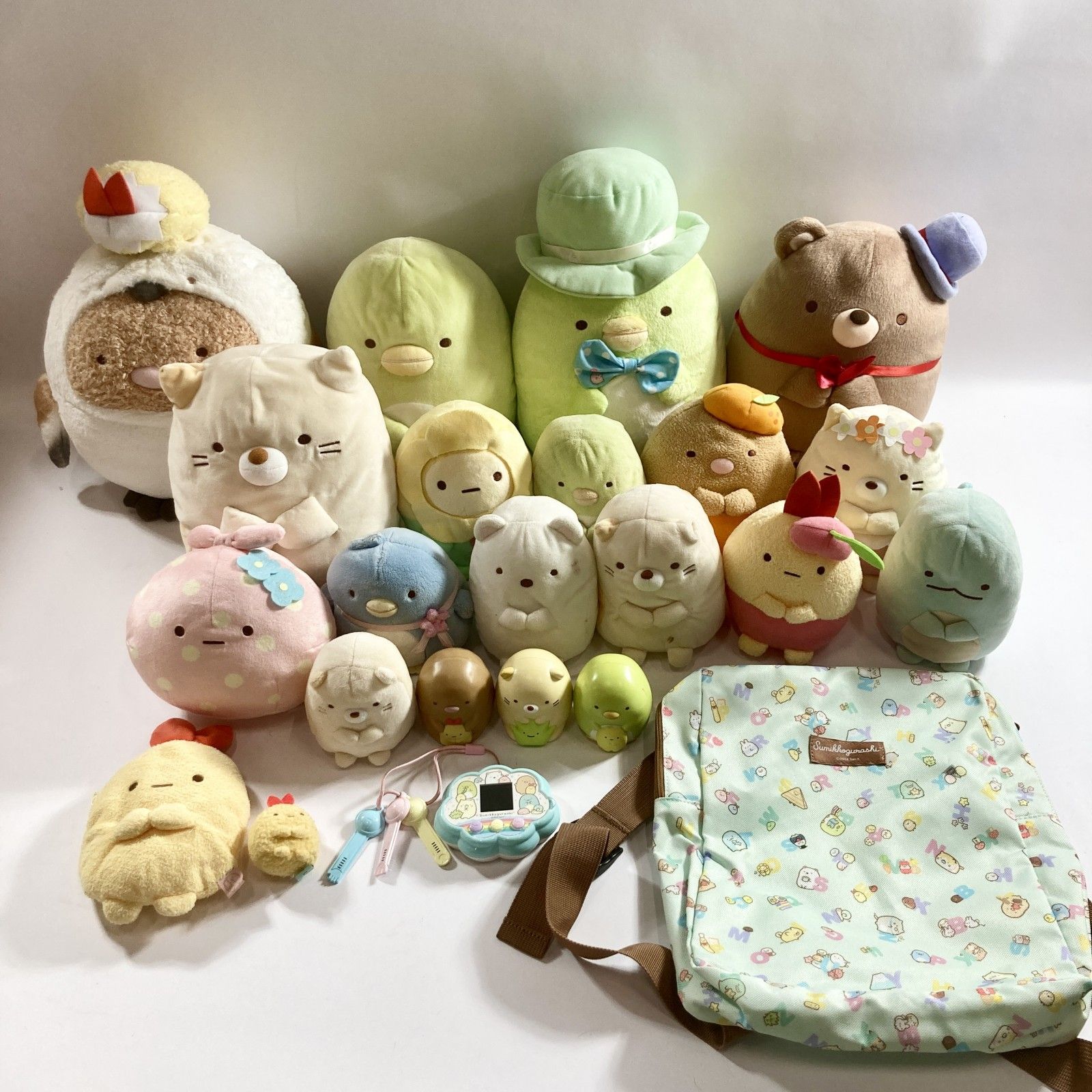 すみっコぐらし グッズ 23点 まとめ商品 リュック ぬいぐるみ マスコット など くま工場長 タピオカ えびふらいのしっぽ 3.3 kg