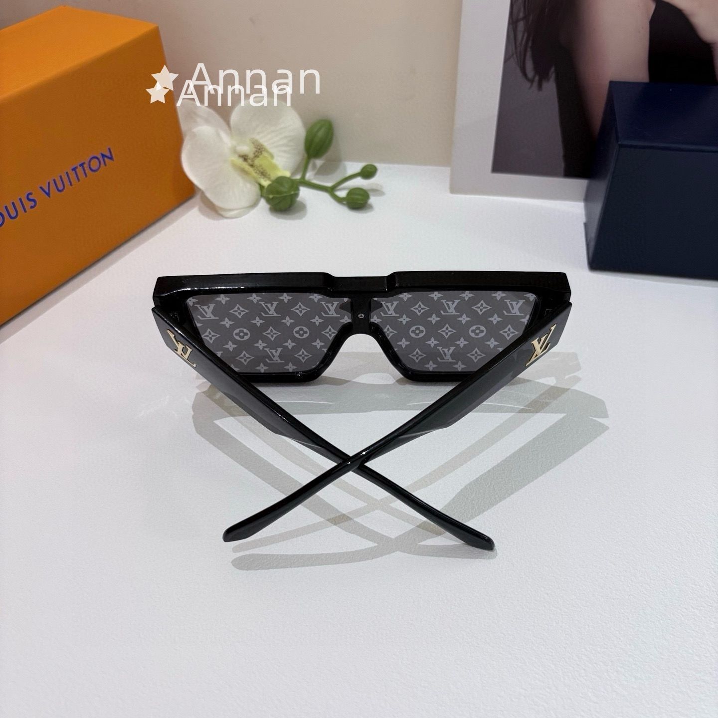 極美品 LOUIS VUITTON ブラック サングラス 男女兼用 大人気☆極美品 LOUIS VUITTON ルイヴィトン メンズ サングラス - メルカリ