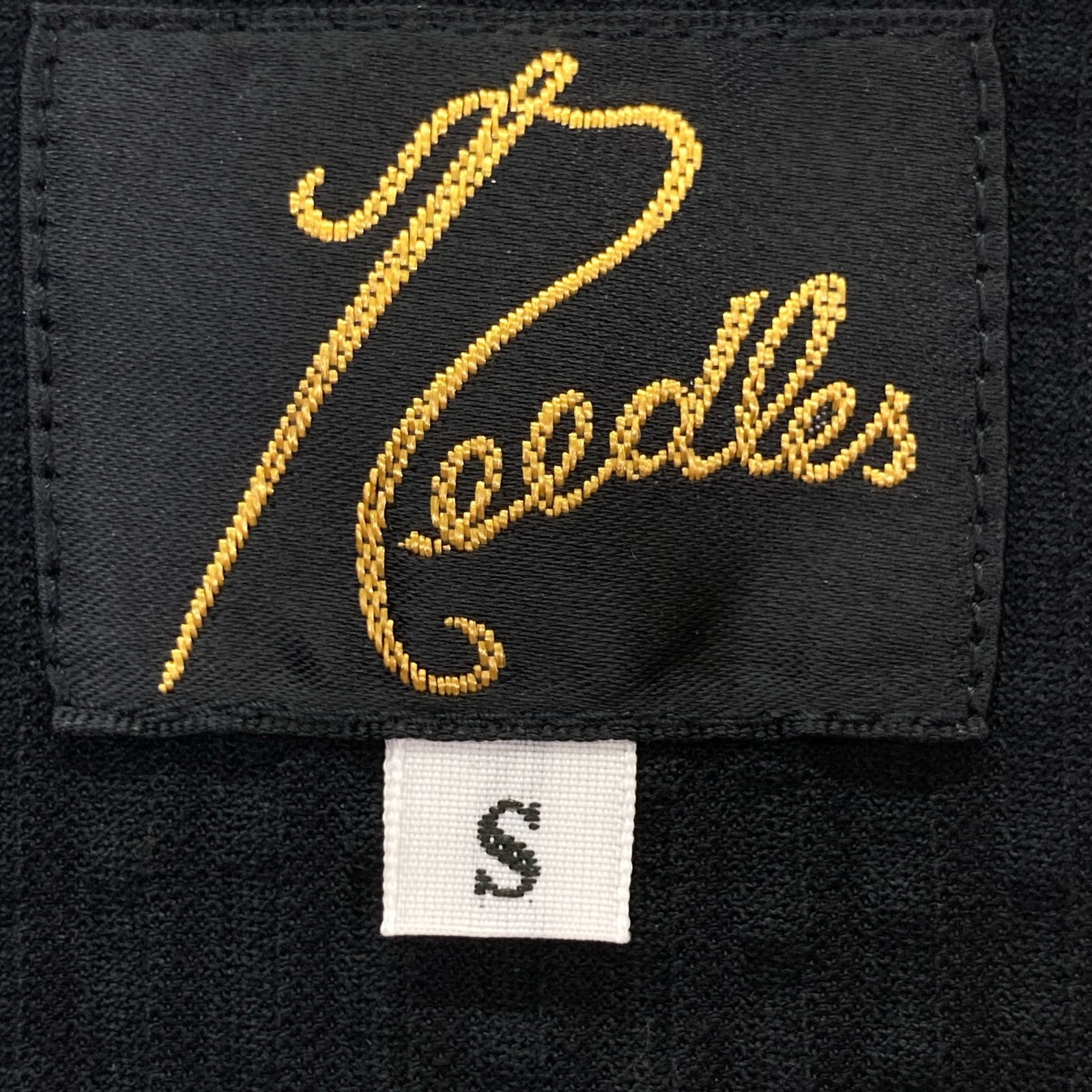 needles ニードルズ KP235 ﾌﾞﾗｯｸ ｼｱｻｯｶｰ Vﾈｯｸｶｰﾃﾞｨｶﾞﾝ S - メルカリ