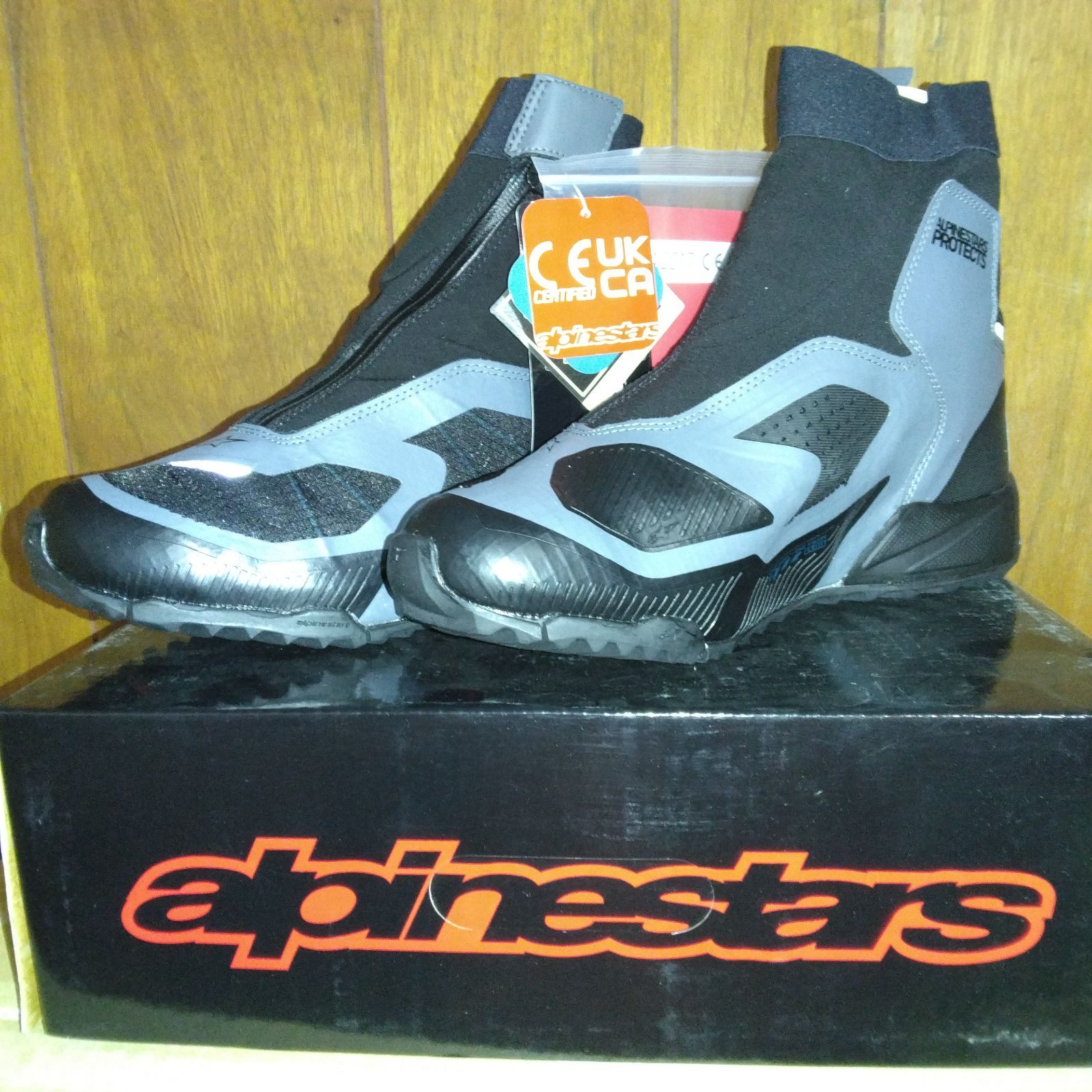 在庫１点のみ alpinestars アルパインスターズ CR-8 GORE-TEX SHOE 1285 BK DGY PETR BL 9|26.5 cm 2338224 ｺﾞｱﾃｯｸｽｼｭｰｽﾞ 定価45 540円