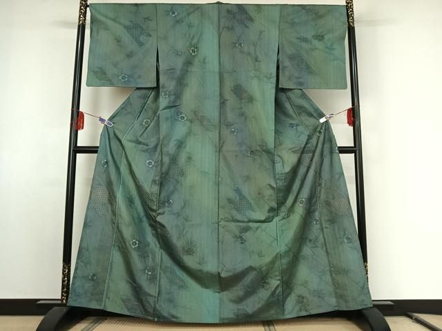 平和屋着物▽本場大島紬 単衣 中国三大刺繍 汕頭刺繍 スワトウ刺繍 草花文 正絹 jh