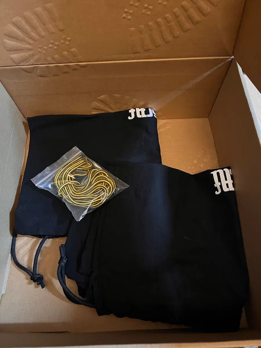 トゥーバイフォー ブラック