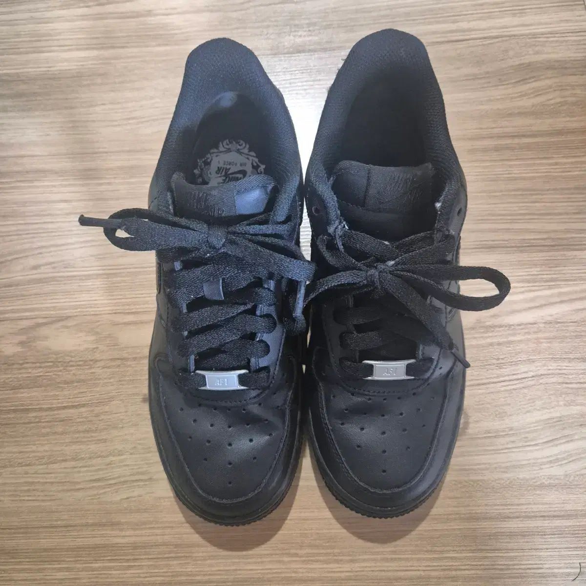 ナイキ エアフォース1 オールブラック 240