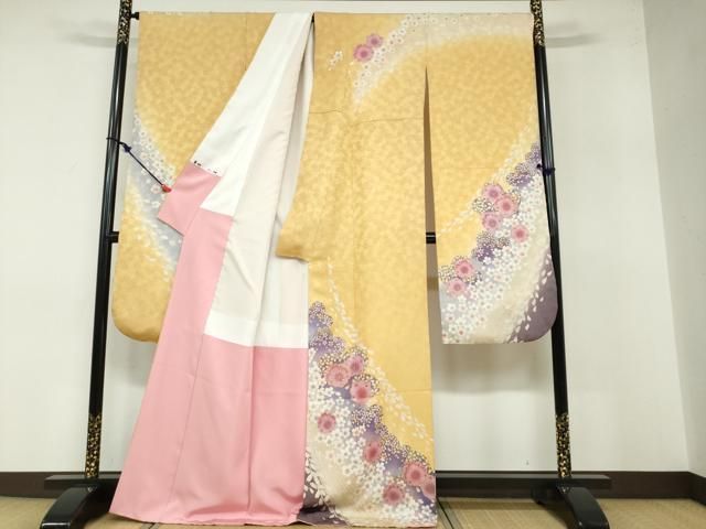 平和屋着物●豪華振袖 駒刺繍 舞桜文 金彩 金通し地 正絹 ud