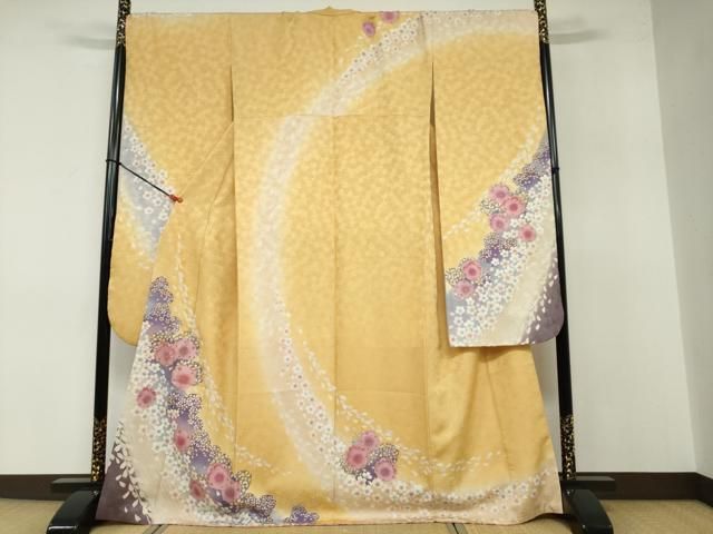 平和屋着物●豪華振袖 駒刺繍 舞桜文 金彩 金通し地 正絹 ud