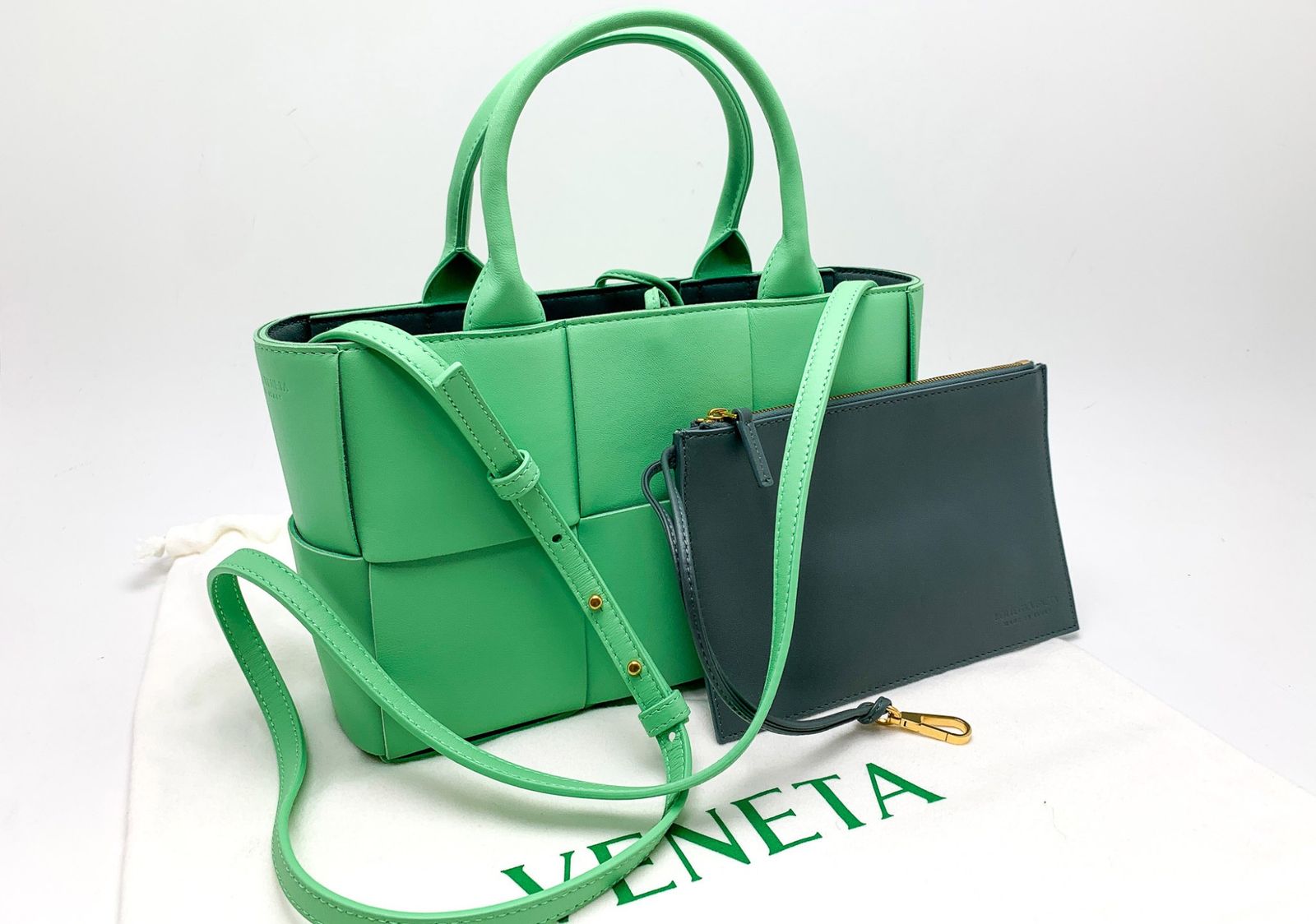 BOTTEGA VENETA ボッテガヴェネタ マキシイントレチャート アルコ 