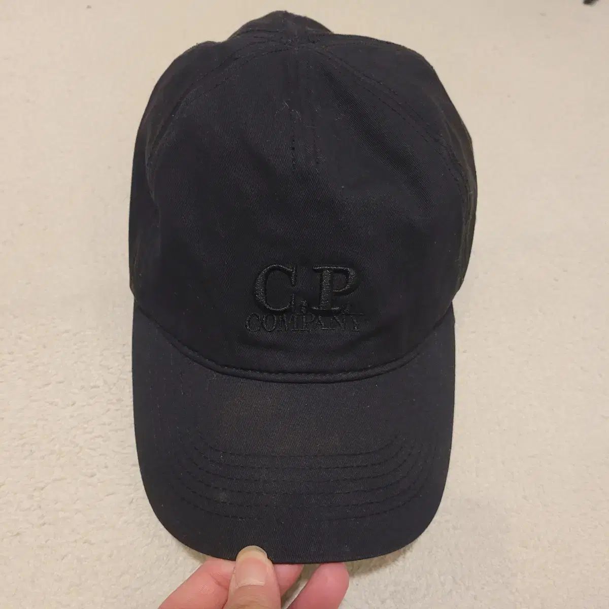 C.P. COMPANY シーピーカンパニー 刺繍 ゴーグル キャップ L