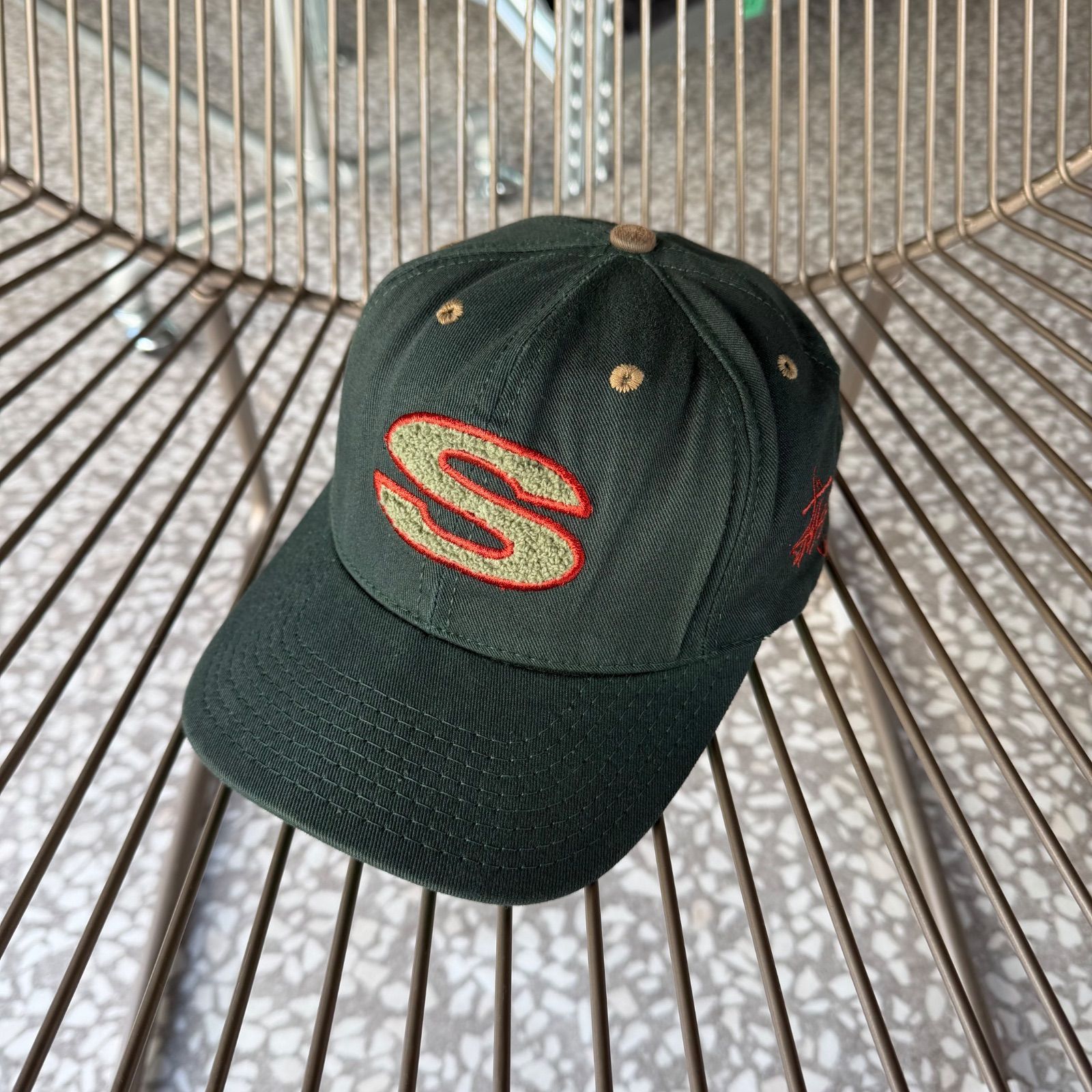 STUSSY | 90’s cap オールドステューシー 古着 キャップ 帽子 ストリート ビッグロゴ パイル 横ノリ sk 8