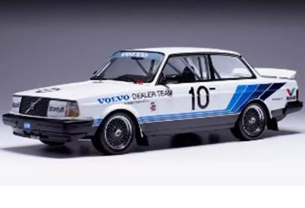 AUTOart Volvo (ボルボ) 240 Turbo 1/18 ミニカー 絶版希少 AUTOart Volvo (ボルボ) 240 Turbo Plain Body Version 1/18