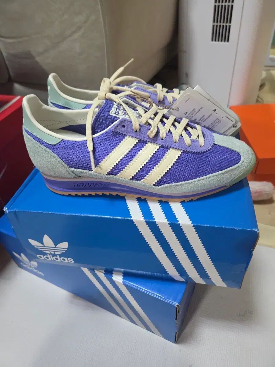 アディダス スニーカー 235 245