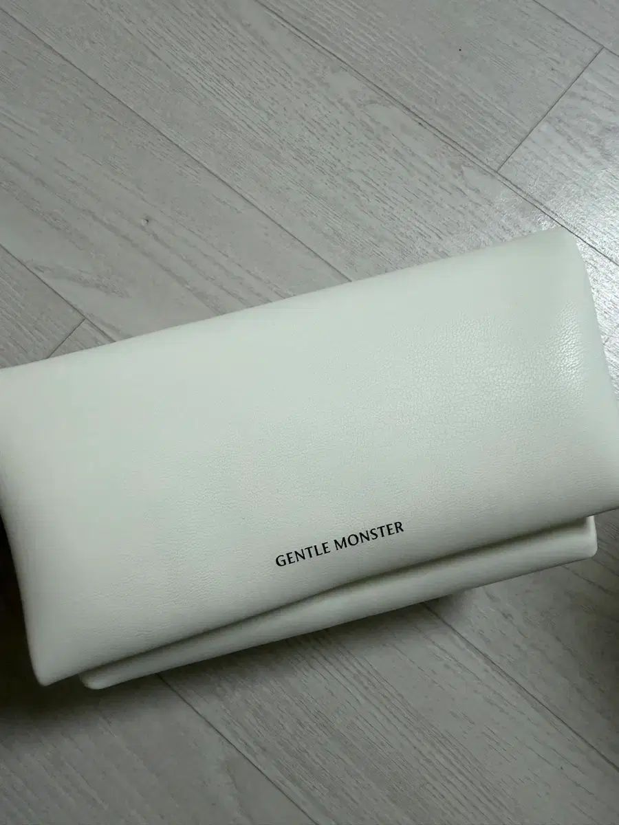  GENTLE MONSTER ジェントルモンスター サングラス ラモード サングラス 小物