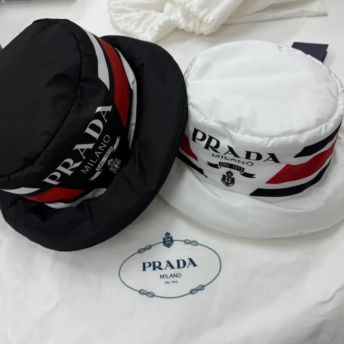 PRADA プラダ ダウン バケット ハット