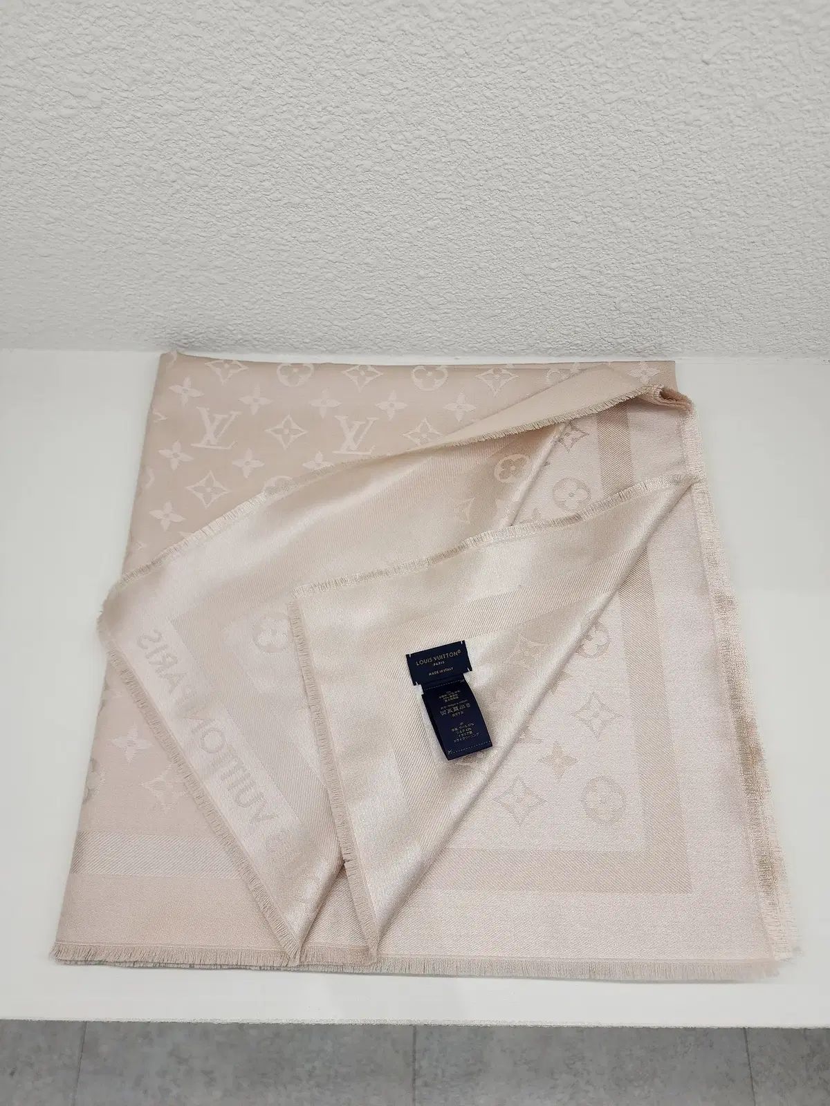 ライトベージュ