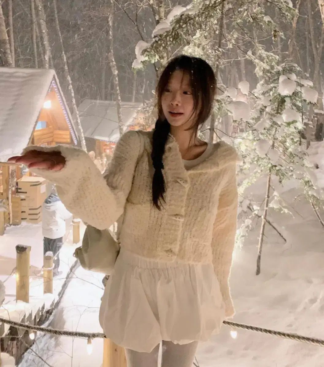 Leeds トグル カーディガン アイボリー スカート サービス