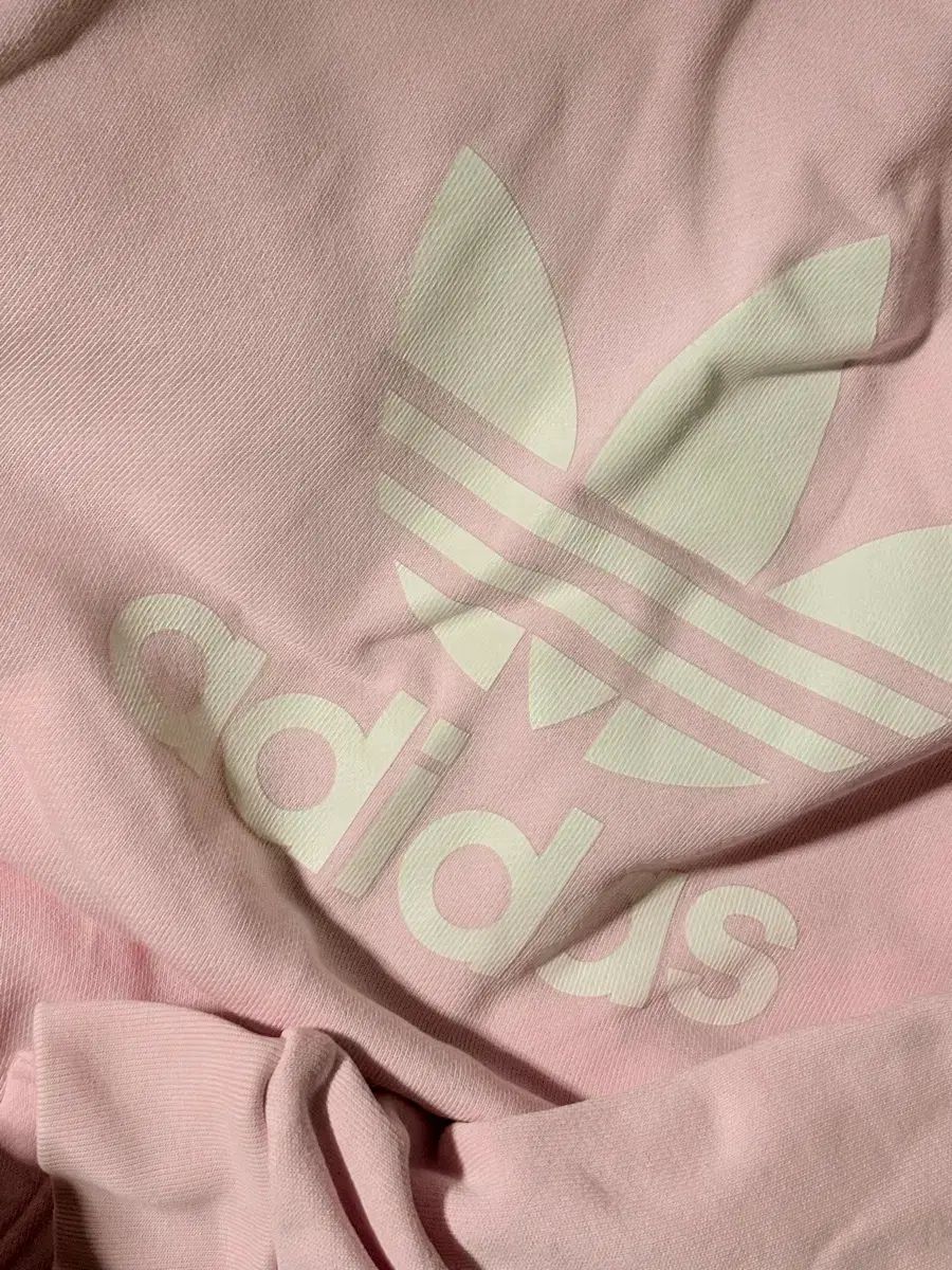 adidas ヴィンテージ いちごミルク フードT