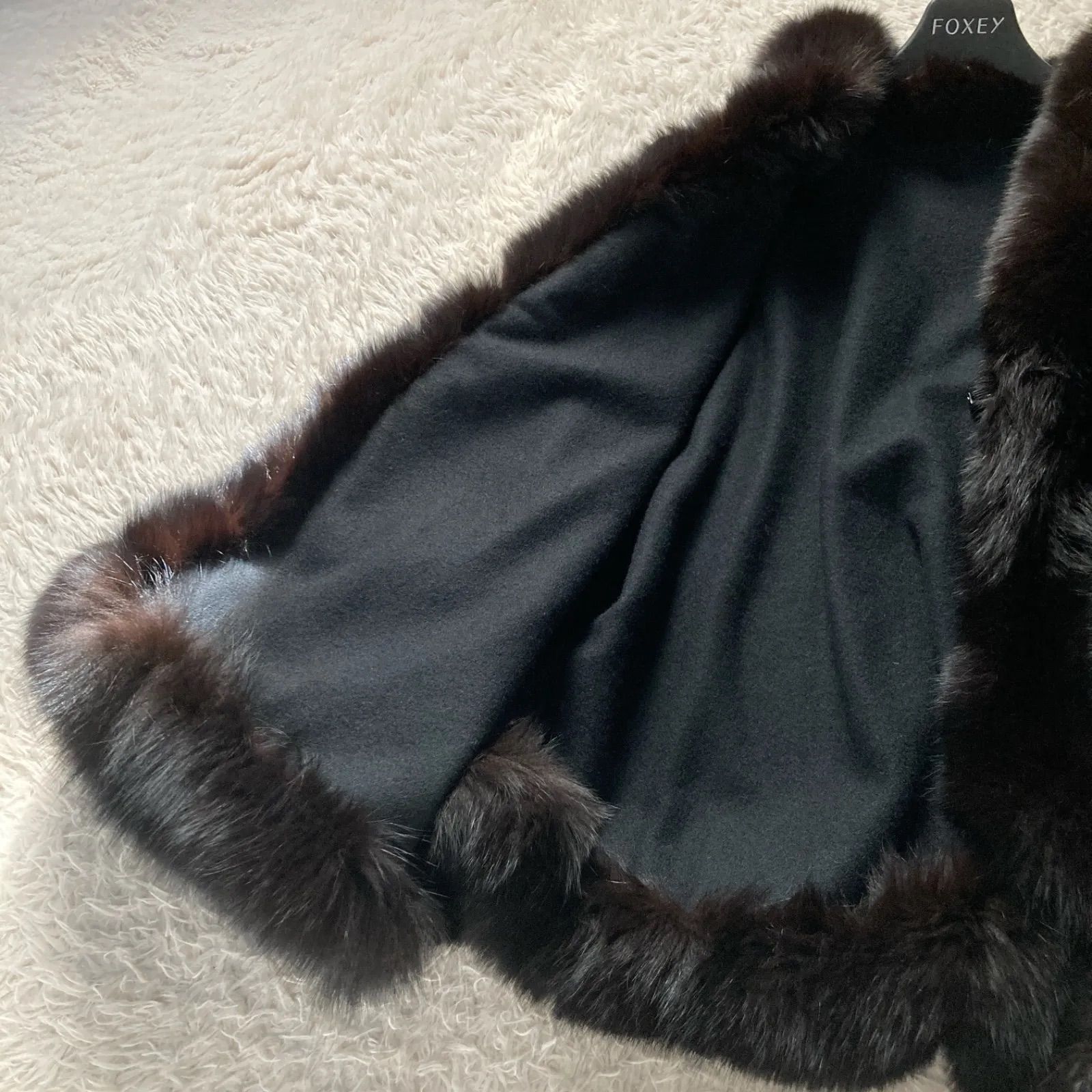 美品 豪華 FOXファー ケープ コート ポンチョ 黒 ブラック レディース