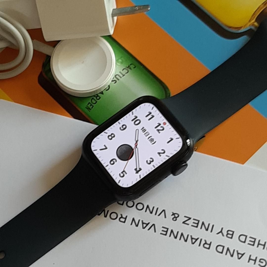 AQK 06 １００% アップルウォッチ SE 2世代 40 mm GPS Apple Watch