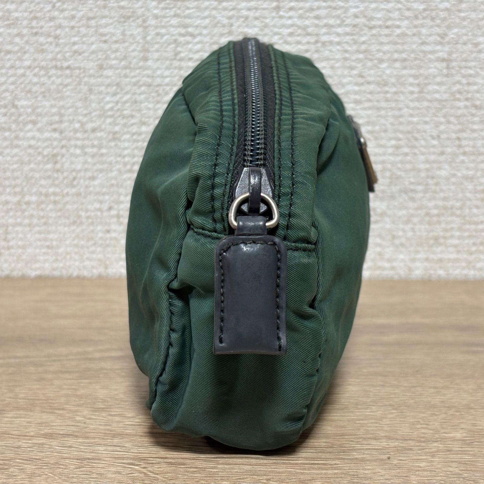 PRADA プラダ ナイロン ポーチ グリーン 緑 三角ロゴ トライアングル