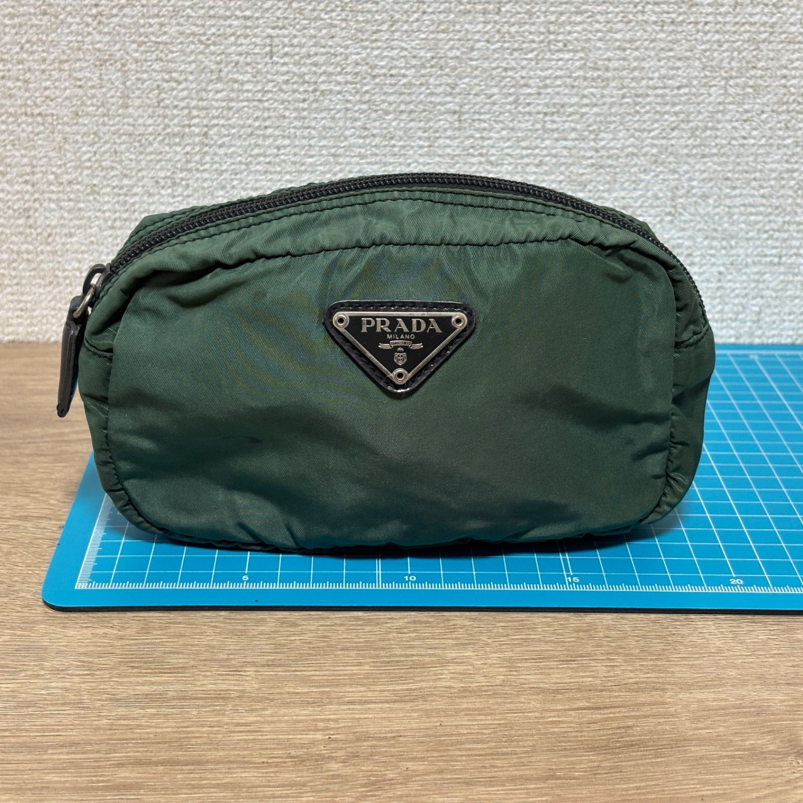 PRADA プラダ ナイロン ポーチ グリーン 緑 三角ロゴ トライアングル