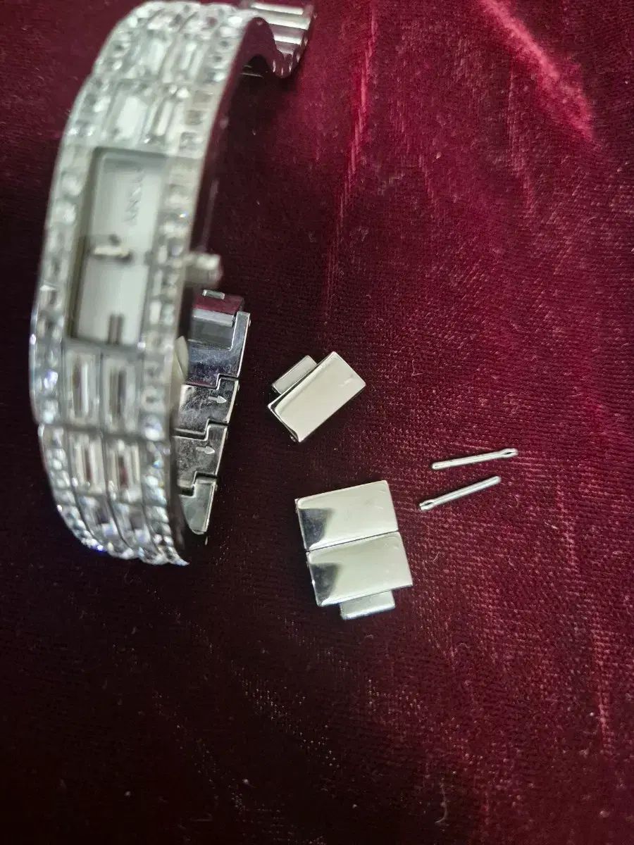 DKNY ストーン バングル ウォッチ