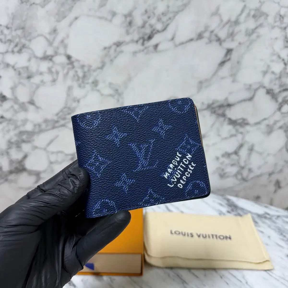 Louis Vuitton ルイヴィトン エクリプス ヘリテイジ マルチプル ウォレット 二つ折り財布