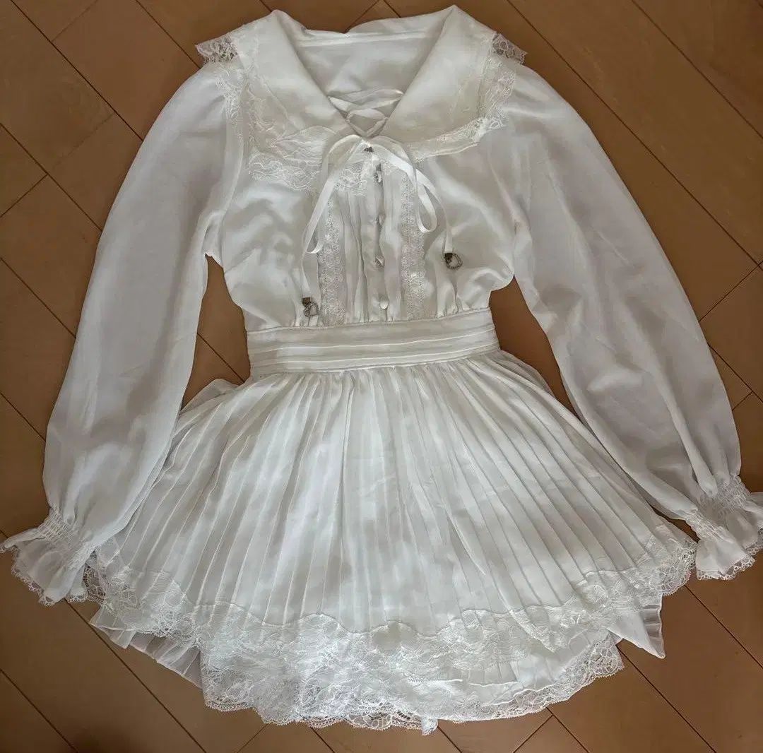 リズリサ ウール モダン レイ レース ONE PIECE