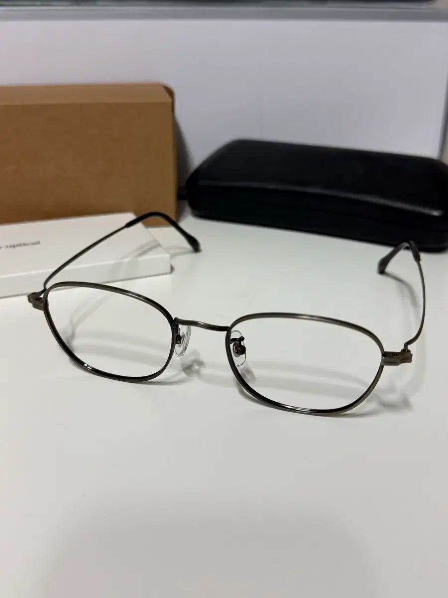 アンバーオプティカル シェリーフ 48 ブラス