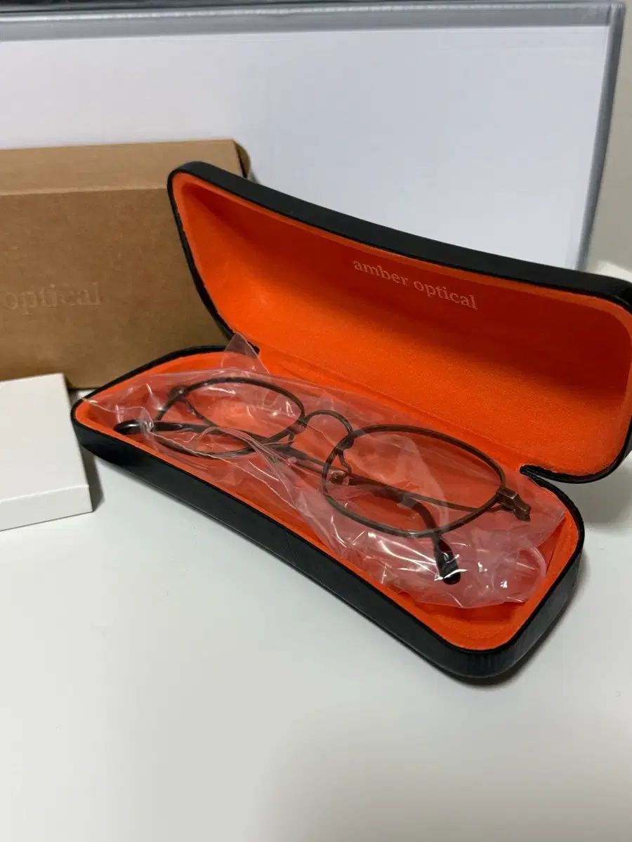 アンバーオプティカル シェリーフ 48 ブラス