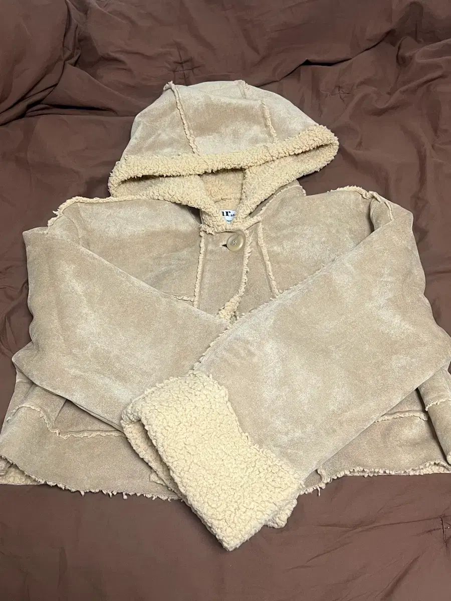 ルエヴ ショート ムートン フード ジャケット