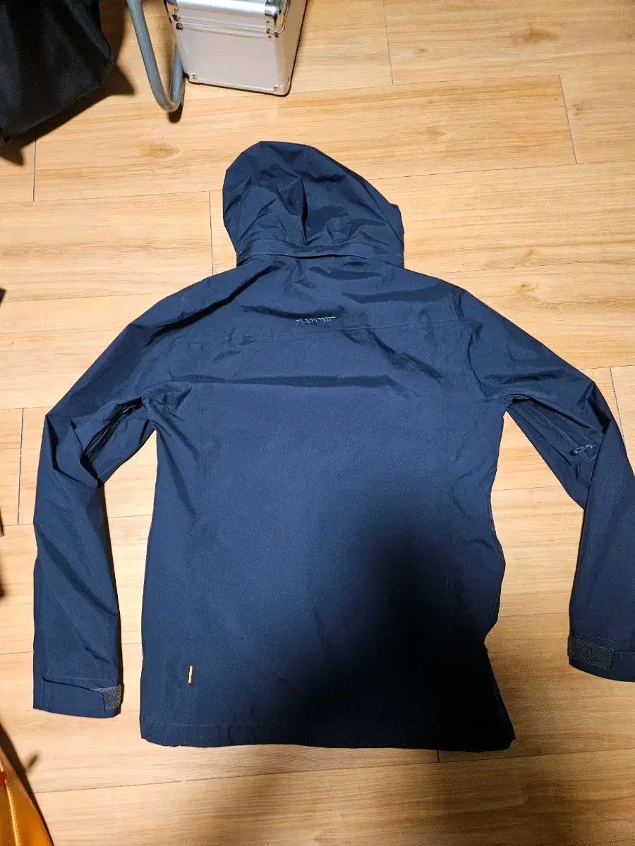 マムート ゴアテックス ジャケット アジア Lサイズ ヨーロッパ M